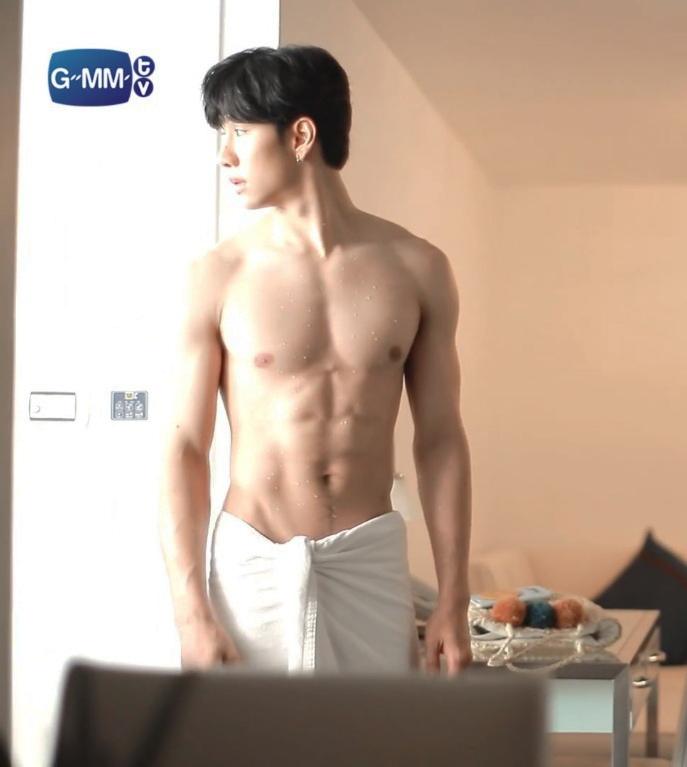 น้องม่อน หุ่นเเซ่บมว๊ากกก ในซีรีส์ Boy For Rent ผู้ชายให้เช่า
