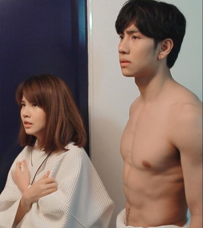 น้องม่อน หุ่นเเซ่บมว๊ากกก ในซีรีส์ Boy For Rent ผู้ชายให้เช่า