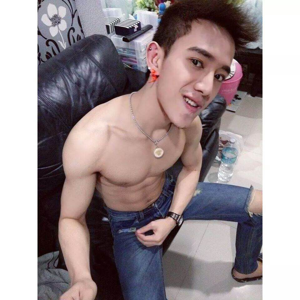 ใครมีรูปปัจจุบันของหนุ่มคนนี้บ้างครับ
