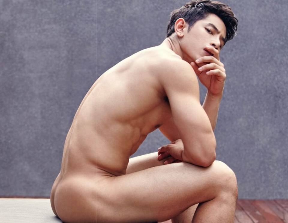 หนุ่มหล่อขึ้นปก 232