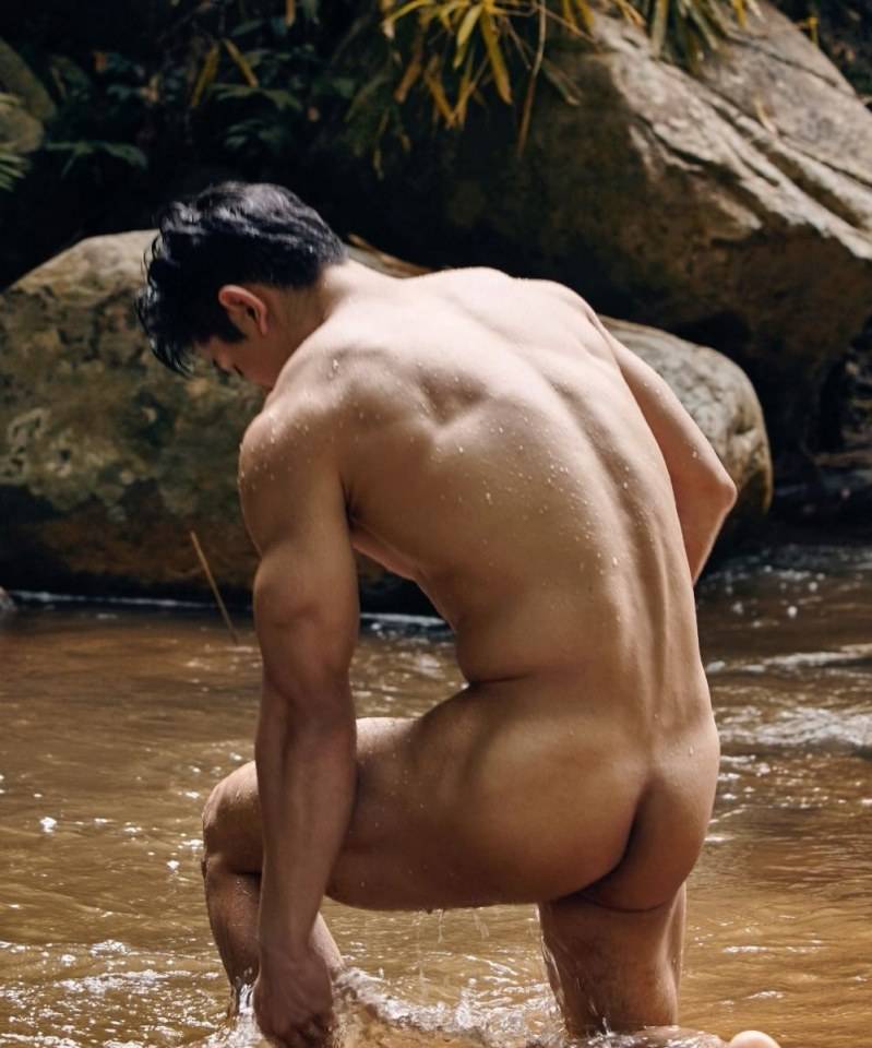 หนุ่มหล่อขึ้นปก 232.1