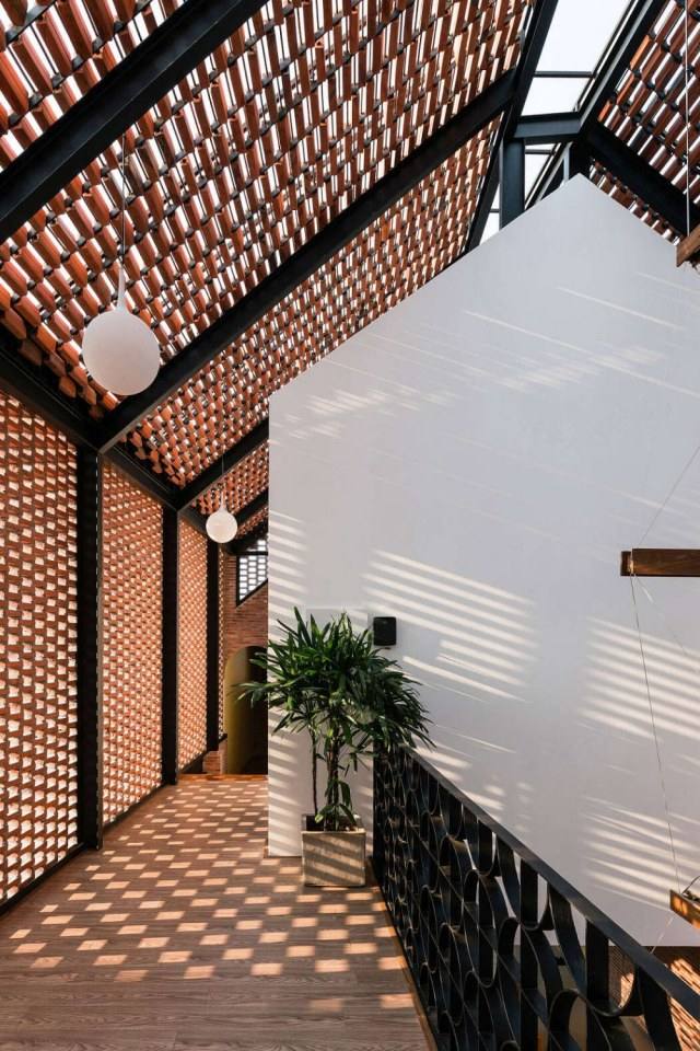 OldMeetsNew House by Block Architects