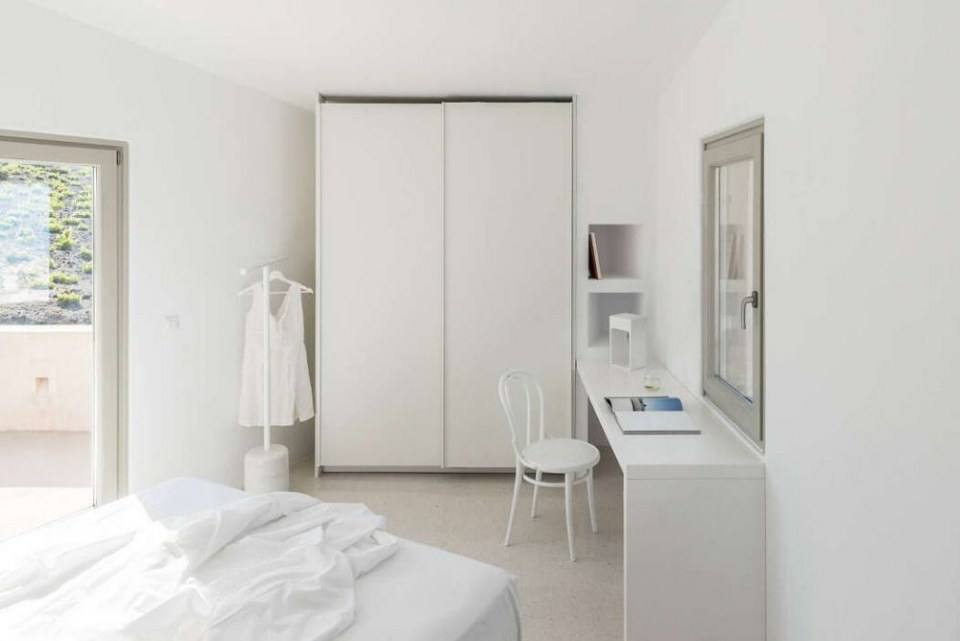 Summer Residence by Kapsimalis Architects
