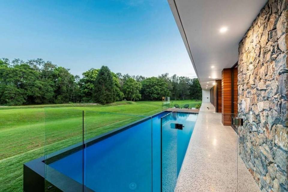 Gold Coast House by MRA Design