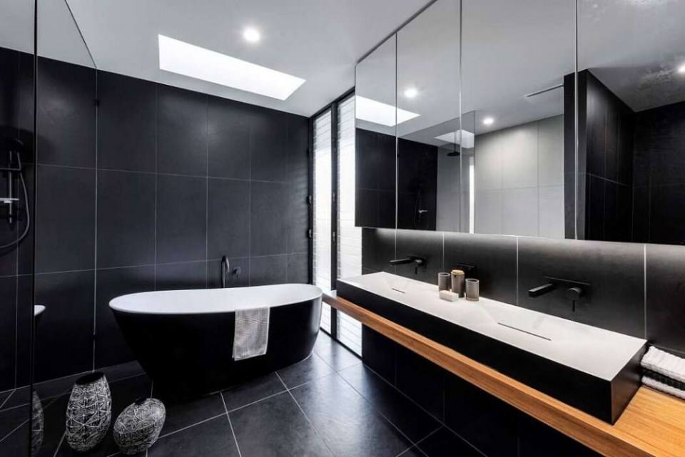 Gold Coast House by MRA Design
