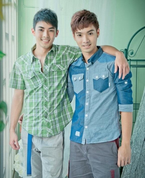 หนุ่มหล่อขึ้นปก 233