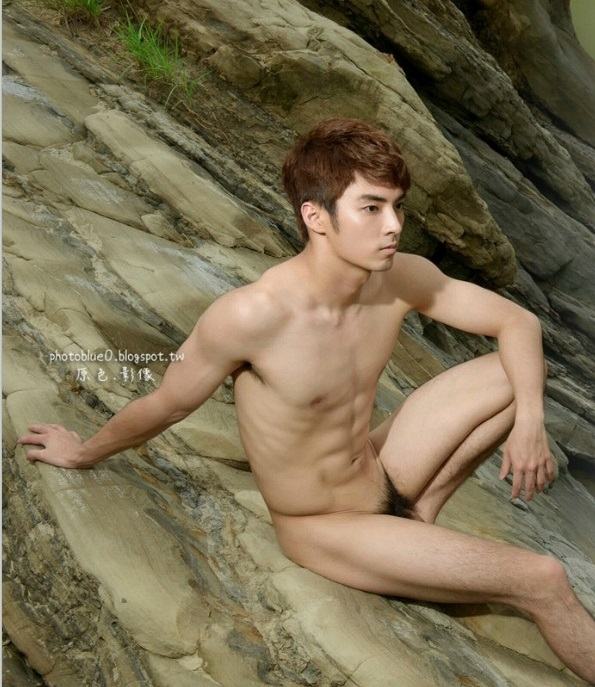 หนุ่มหล่อขึ้นปก 233