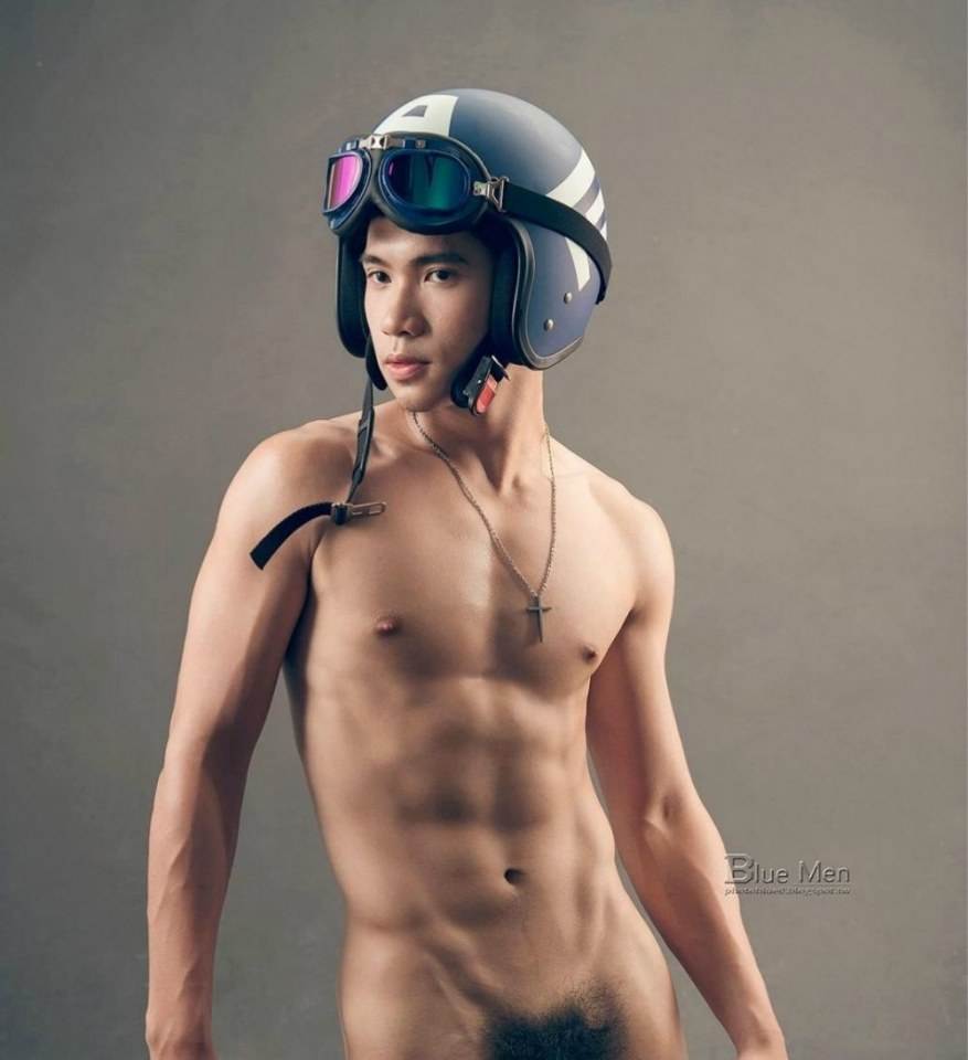 หนุ่มหล่อขึ้นปก 238