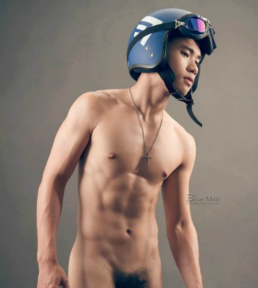 หนุ่มหล่อขึ้นปก 238