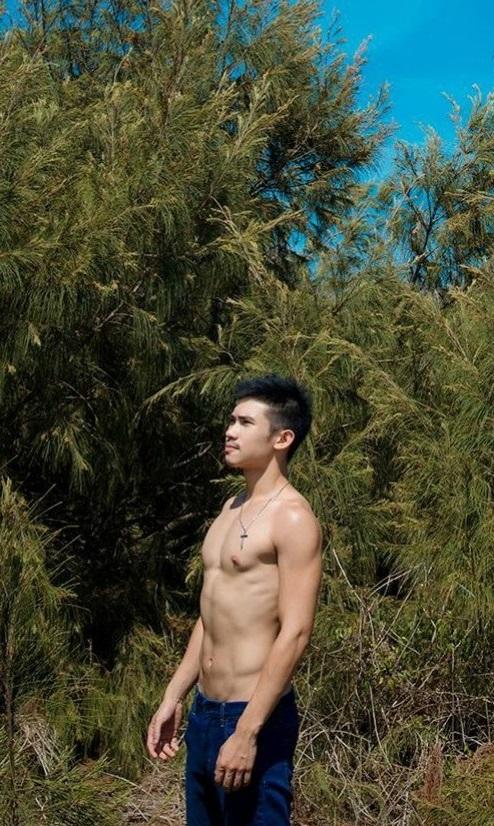 หนุ่มหล่อขึ้นปก 238
