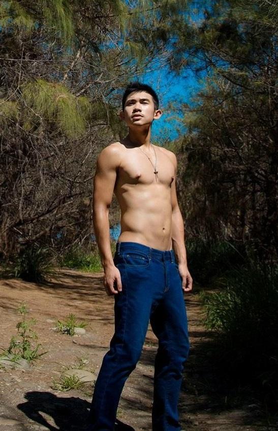 หนุ่มหล่อขึ้นปก 238