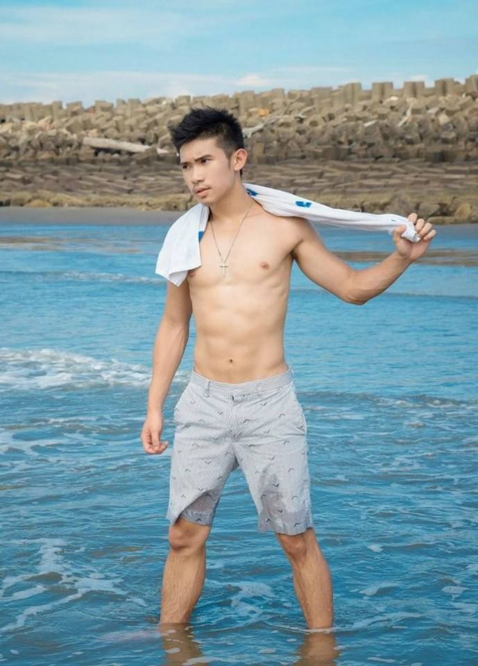 หนุ่มหล่อขึ้นปก 238
