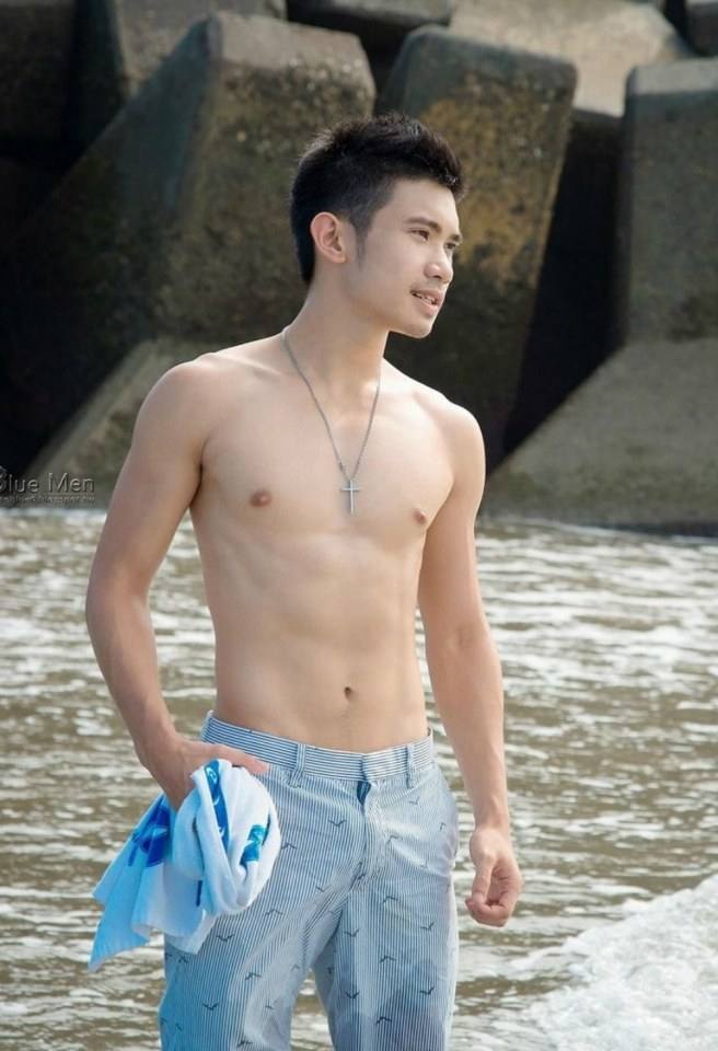 หนุ่มหล่อขึ้นปก 238