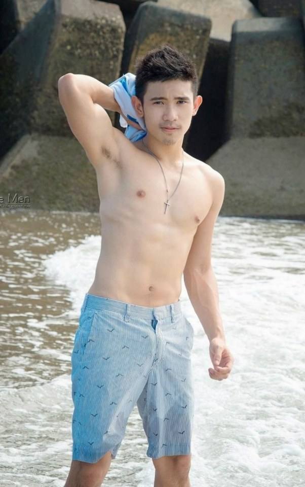 หนุ่มหล่อขึ้นปก 238