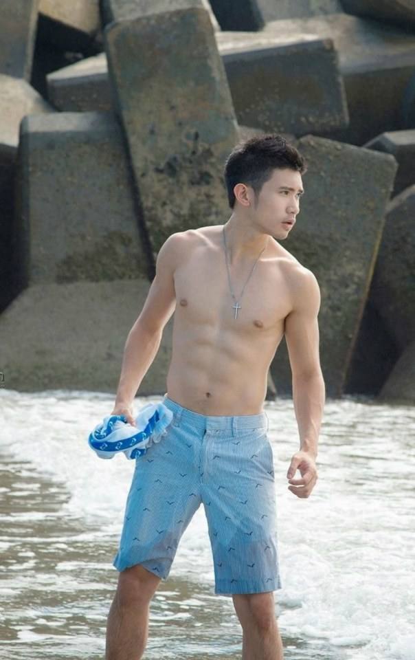 หนุ่มหล่อขึ้นปก 238