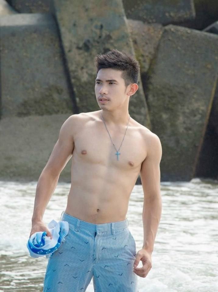 หนุ่มหล่อขึ้นปก 238