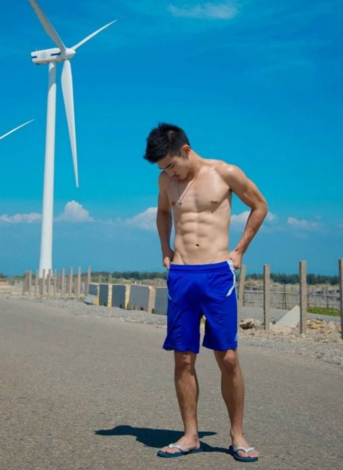 หนุ่มหล่อขึ้นปก 238