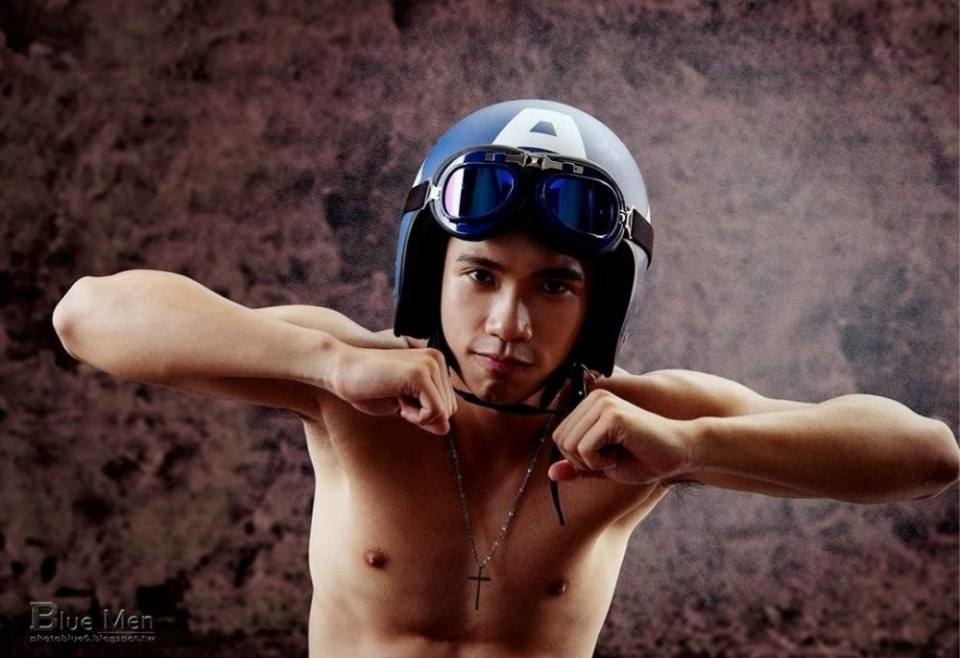 หนุ่มหล่อขึ้นปก 238