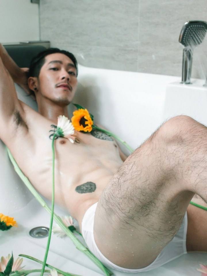 ขาสั่นไปหมดแล้ว