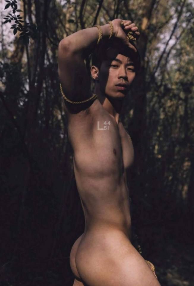 หนุ่มหล่อขึ้นปก 259