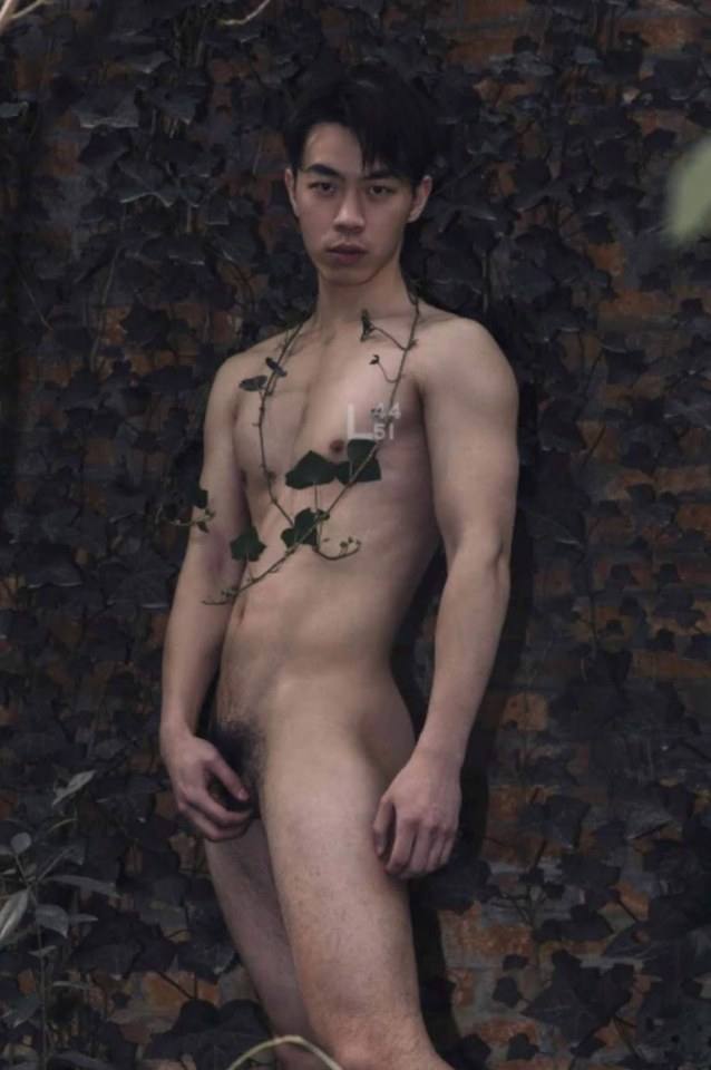 หนุ่มหล่อขึ้นปก 259