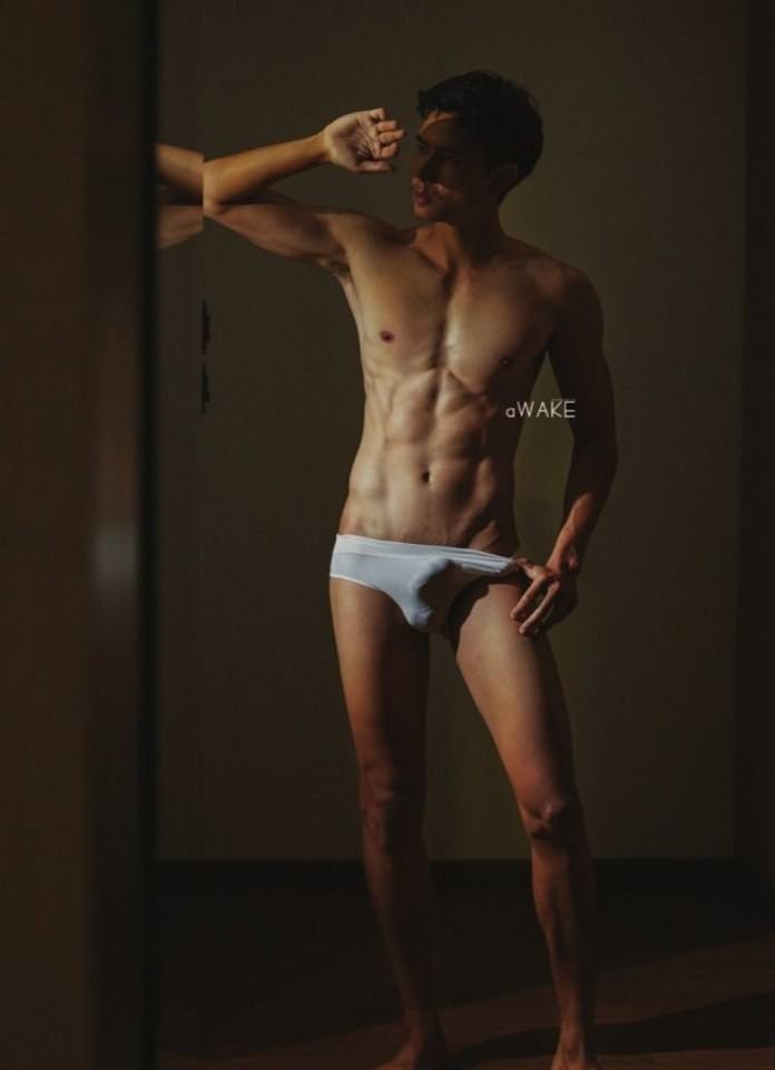 หนุ่มหล่อขึ้นปก 260