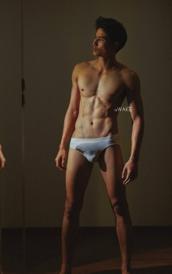 หนุ่มหล่อขึ้นปก 260