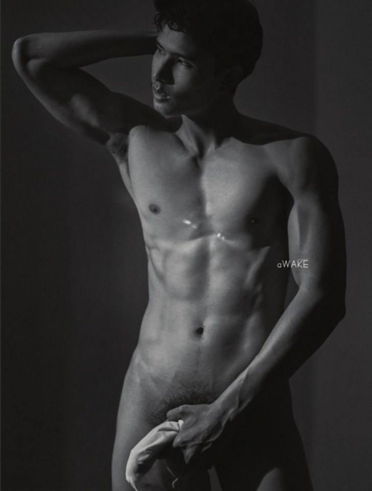 หนุ่มหล่อขึ้นปก 260