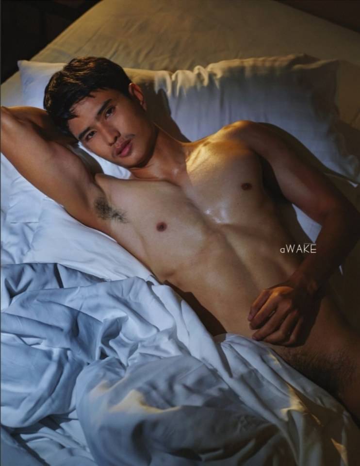 หนุ่มหล่อขึ้นปก 260