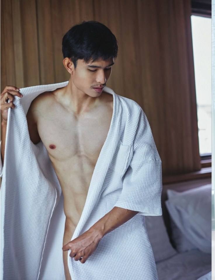 หนุ่มหล่อขึ้นปก 260