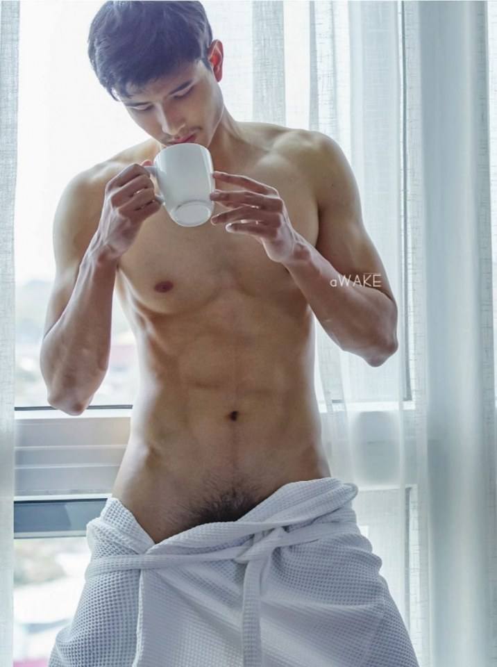 หนุ่มหล่อขึ้นปก 260
