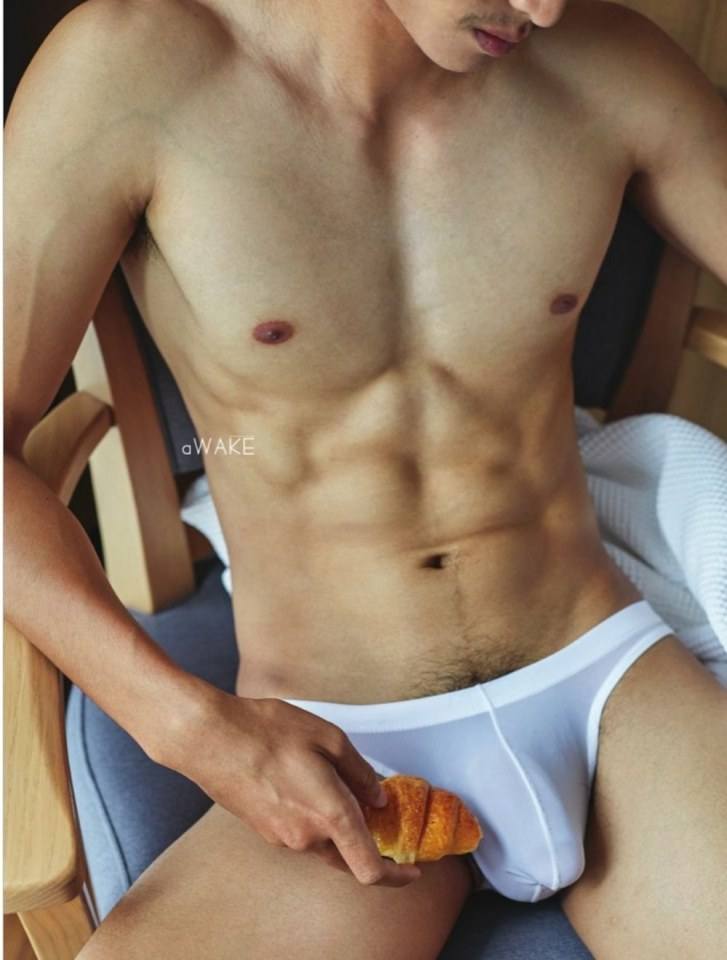 หนุ่มหล่อขึ้นปก 260