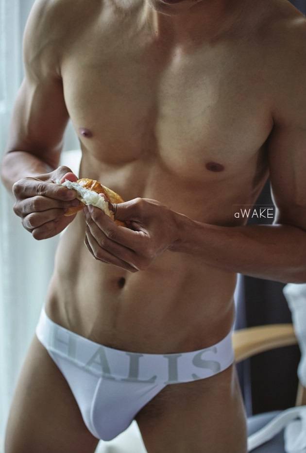 หนุ่มหล่อขึ้นปก 260
