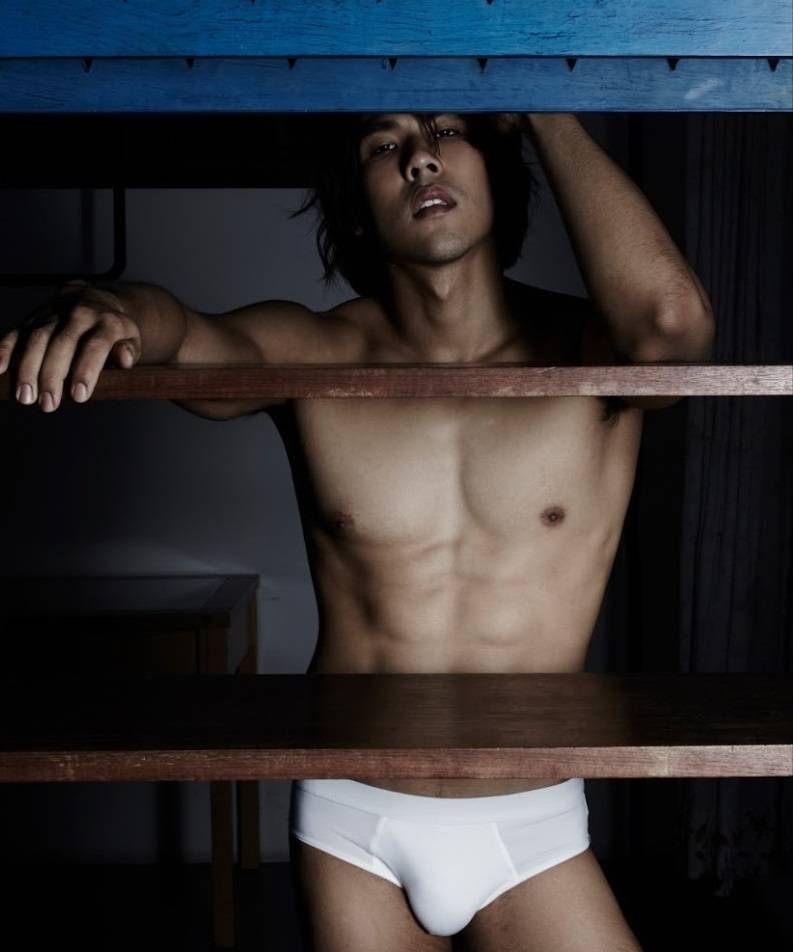 หนุ่มหล่อขึ้นปก 261