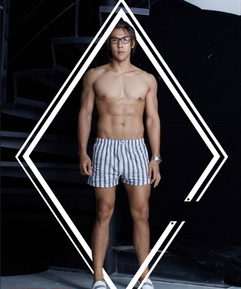 หนุ่มหล่อขึ้นปก 261