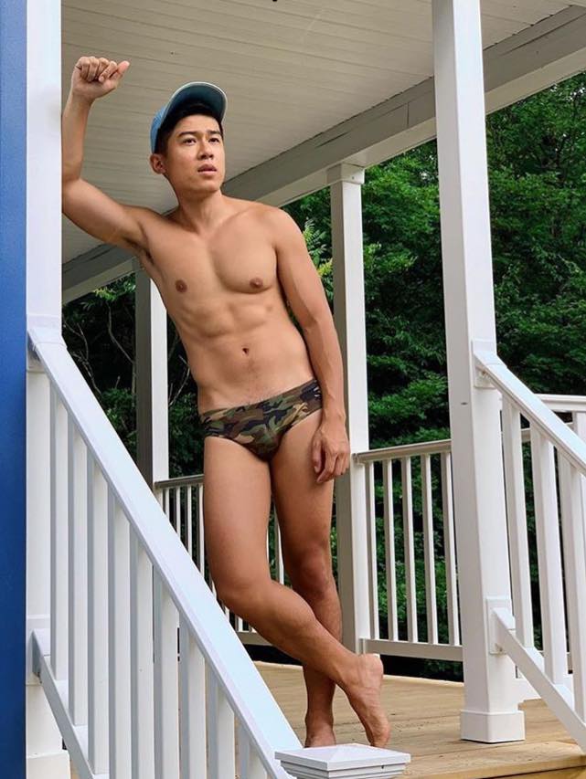 ถอดโชว์เรือนร่าง 2548