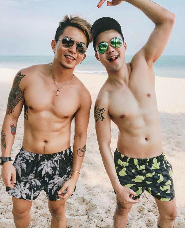 ถอดโชว์เรือนร่าง 2548