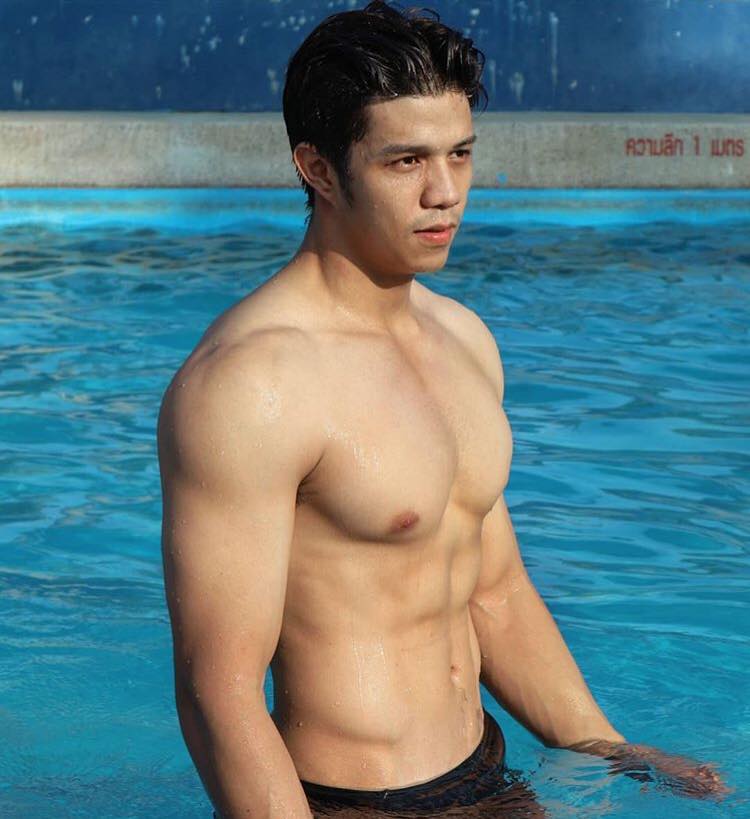 ถอดโชว์เรือนร่าง 2549