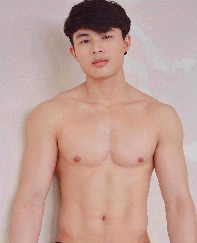 ถอดโชว์เรือนร่าง 2549