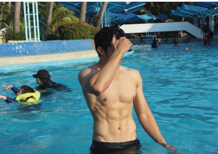ถอดโชว์เรือนร่าง 2549