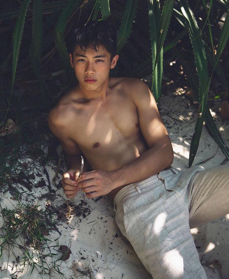 ถอดโชว์เรือนร่าง 2549