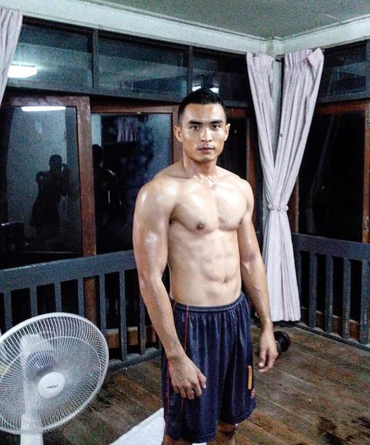 ถอดโชว์เรือนร่าง 2549