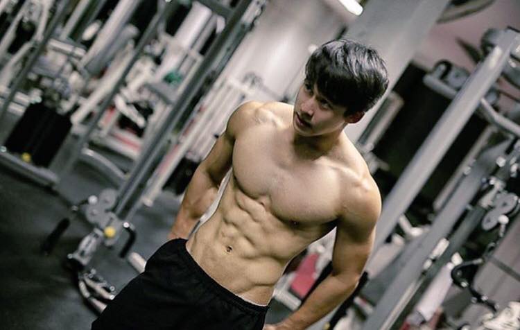 ถอดโชว์เรือนร่าง 2549