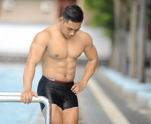ถอดโชว์เรือนร่าง 2549