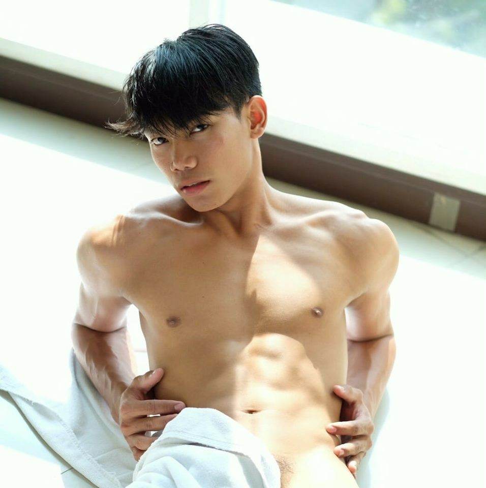 ถอดโชว์เรือนร่าง 2552