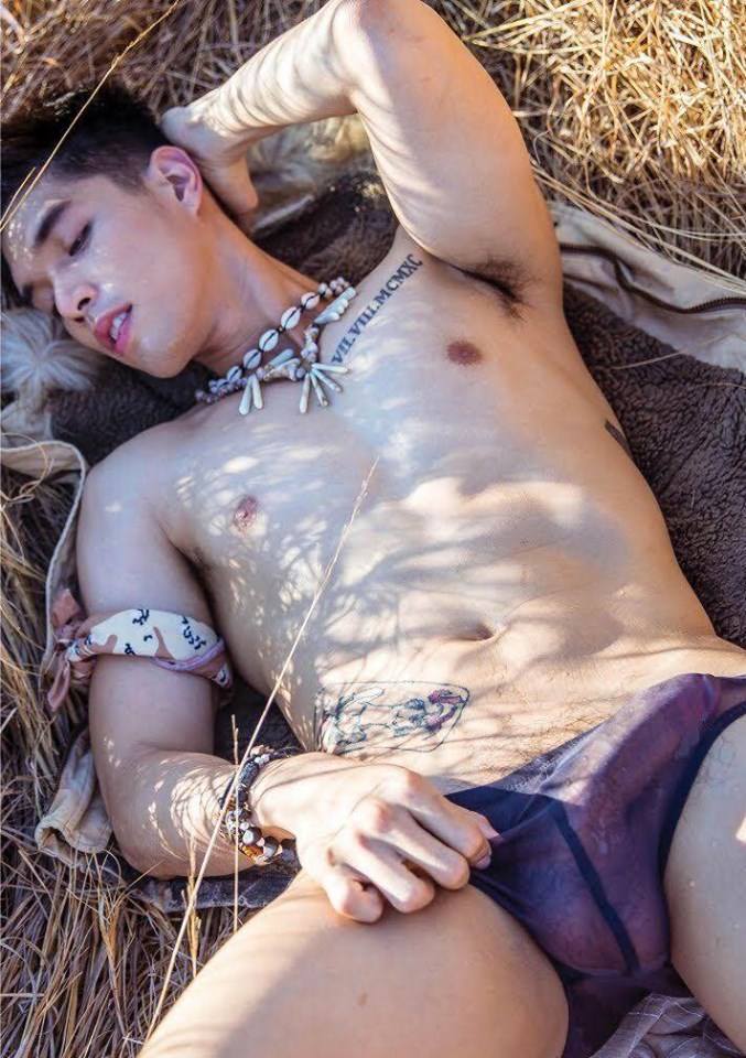 ถอดโชว์เรือนร่าง 2552