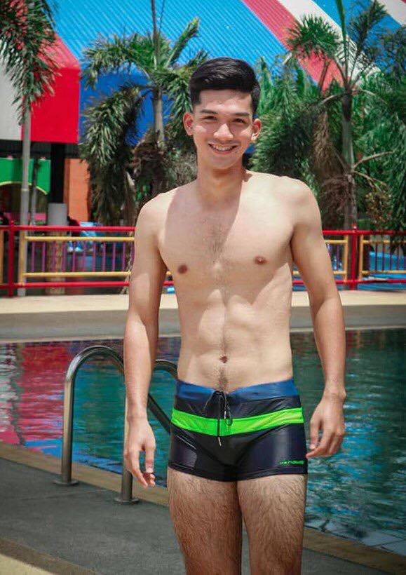 ถอดโชว์เรือนร่าง 2553