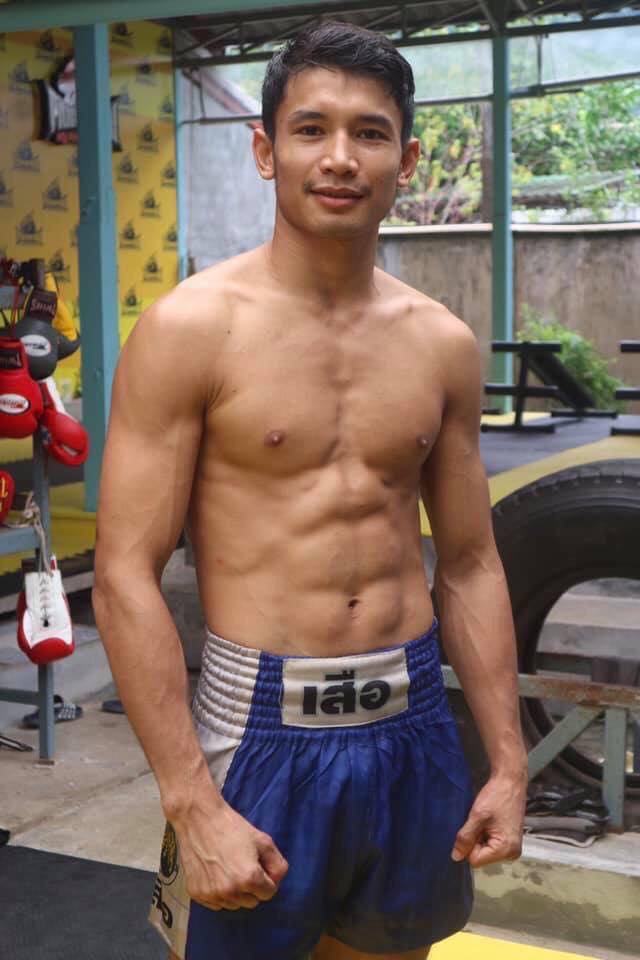 ถอดโชว์เรือนร่าง 2554