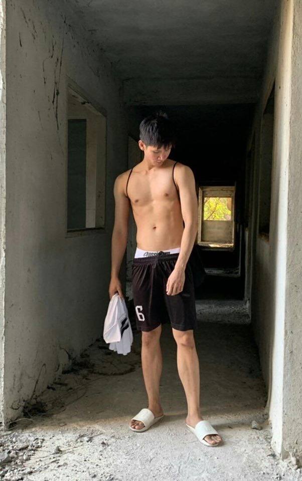 ถอดโชว์เรือนร่าง 2554