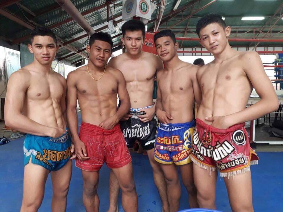 ถอดโชว์เรือนร่าง 2555